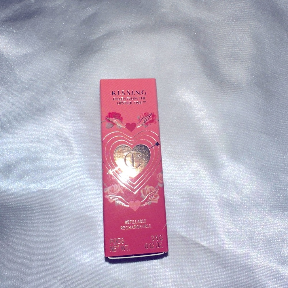 Charlotte Tilbury KISSING Lipstick 
Nude Romance 
3.5 G
.12 OZ